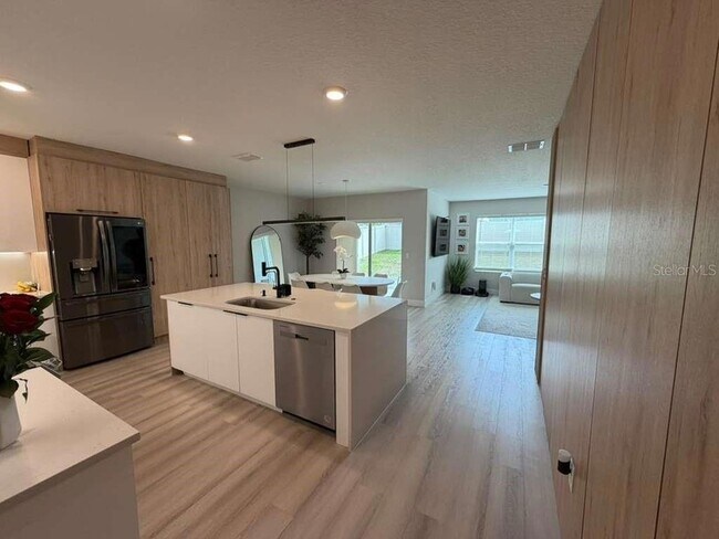 Building Photo - 33412 Country House Dr