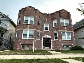 Building Photo - 4044 N Kilbourn Ave