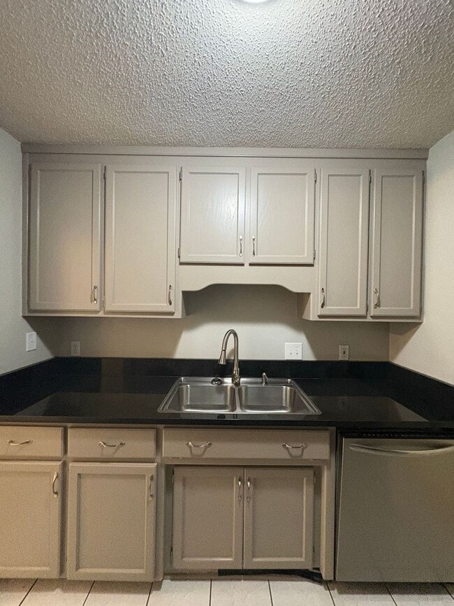 Building Photo - 3129 Achey Dr