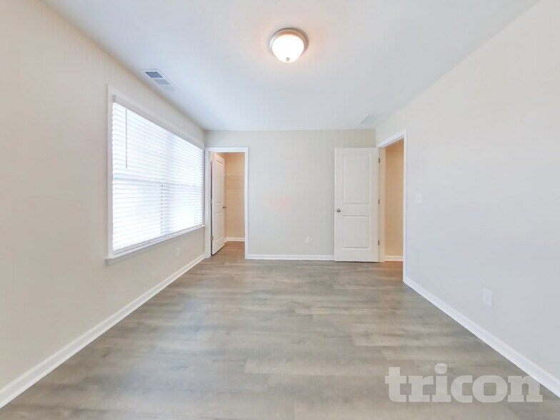 Building Photo - 313 Knowles Pl