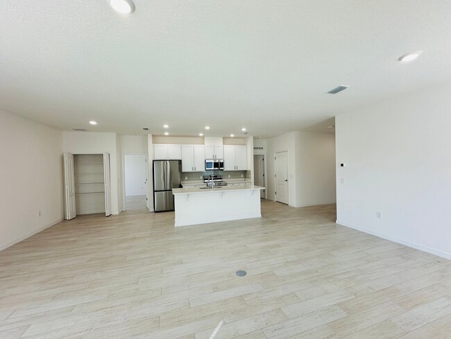 Building Photo - Charming 3 bed, 2 bath New Construction in...