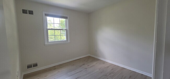 Building Photo - 12812 Bluet Ln
