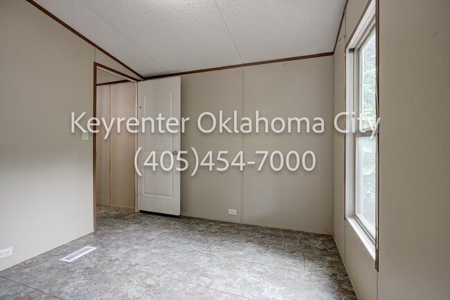 Building Photo - Spacious 2BD/1BTH Home In OakRidge Village In Spencer