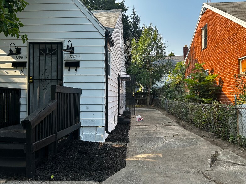 Building Photo - 1710 Cone St