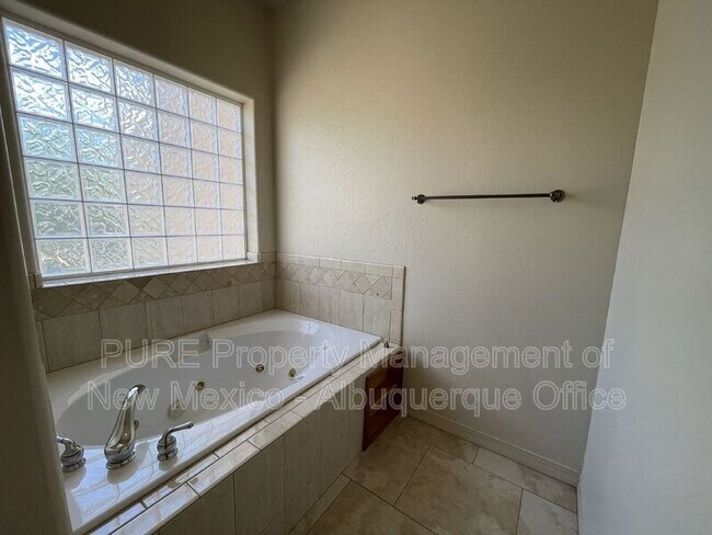 Building Photo - 3900 N Butler Ave