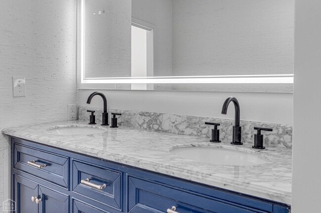 Building Photo - 3 Bed • 3 Bath — Your Next Home Awaits!