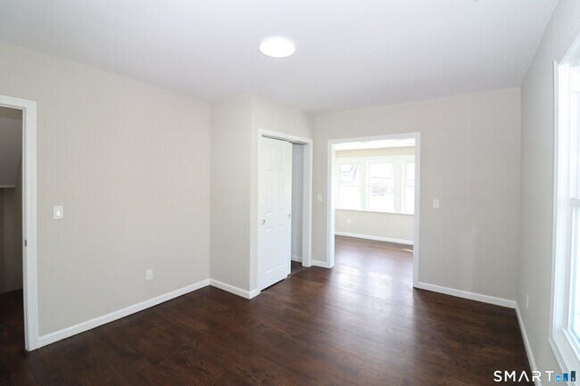 Building Photo - 354 Beechmont Ave