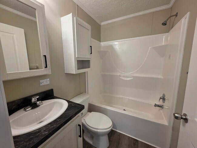 Building Photo - 3618 Juniper St