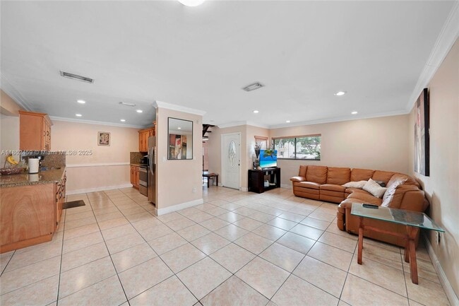 Building Photo - 1054 SW 124th Ct