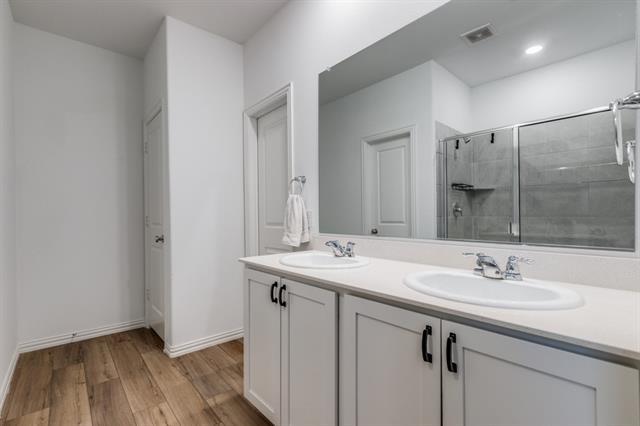 Building Photo - 7936 Lindheimer Ln