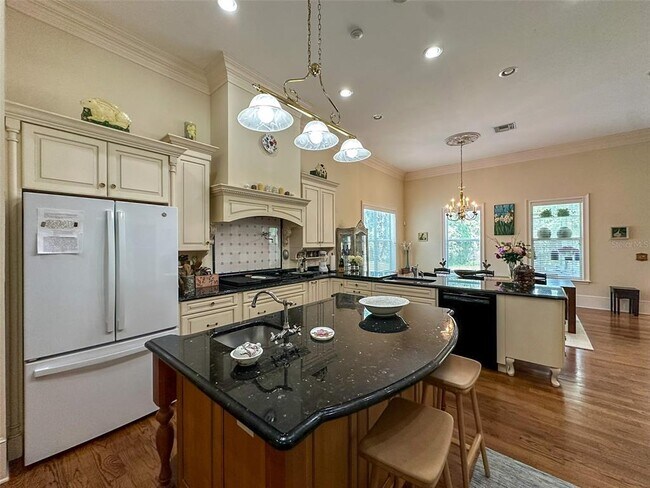 Building Photo - 6425 NW 202nd Pl