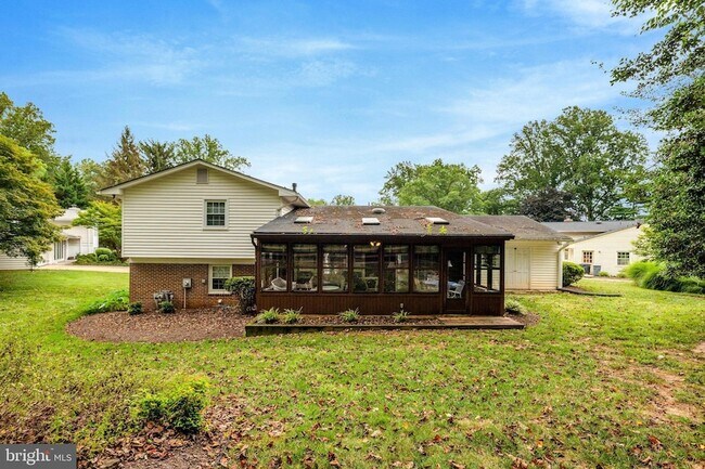 Building Photo - 615 Kearney Ct SW