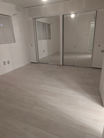 Building Photo - 20400 NW 7th Ave