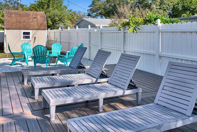 Building Photo - 897 Imperial Dr