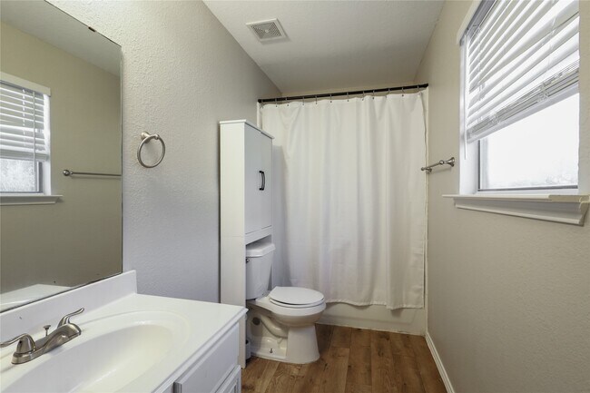 Building Photo - 21011 Emery Mills Ln