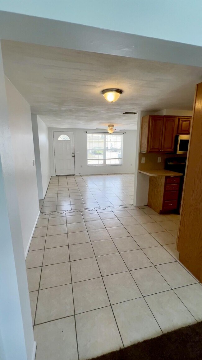 Building Photo - 7701 Ironbark Dr