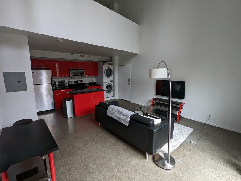 Building Photo - 948 G St