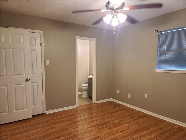 Building Photo - 17423 Fir Rd