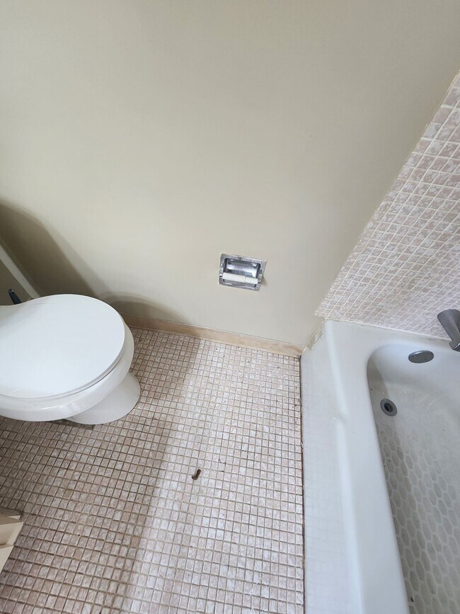 Building Photo - 1 Bed/1.5 Bath