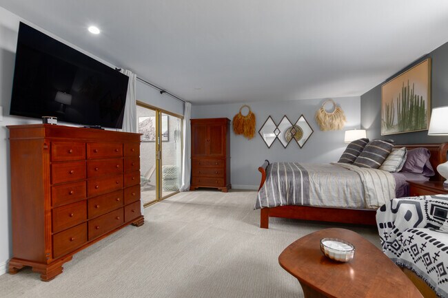Building Photo - 1408 La Plaza Dr