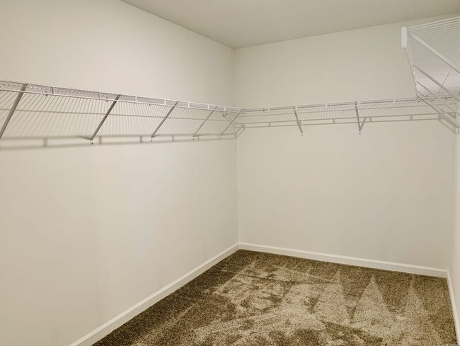 Building Photo - 843 Grant St