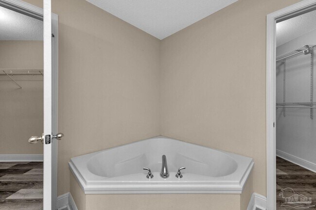 Building Photo - 2619 Stormy Cir