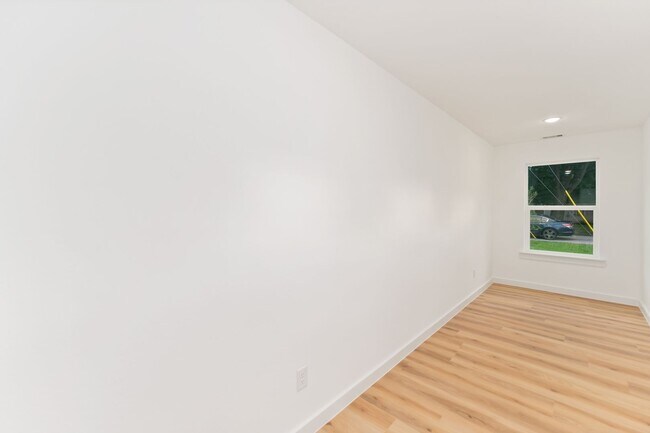 Building Photo - ? Spacious 4BR / 3.5BA Single-Family Home – Move-In Ready! ?