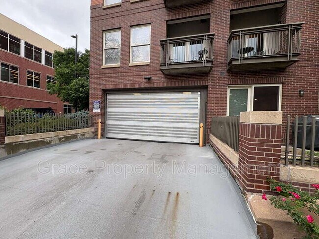 Building Photo - 1630 N Clarkson St