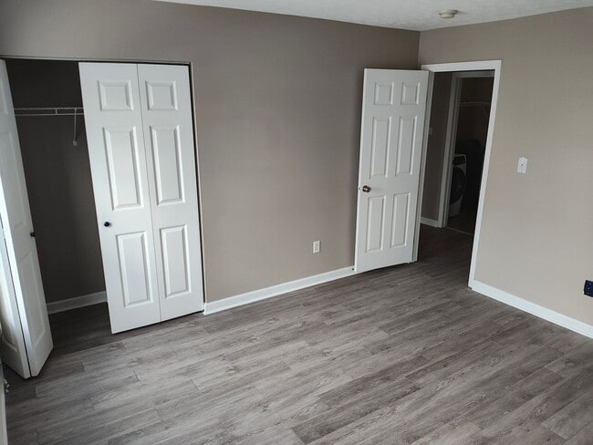 Building Photo - Beautifully maintained 4-bedroom, 2.5-bath over 2,200 sqft with a 2 car garage!