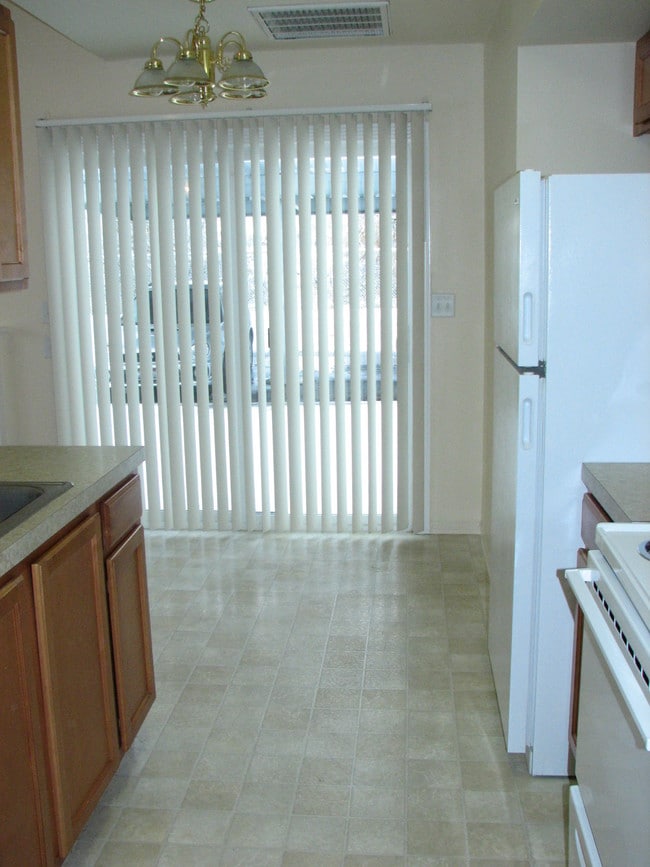 Building Photo - Chestnut Valley Townhomes