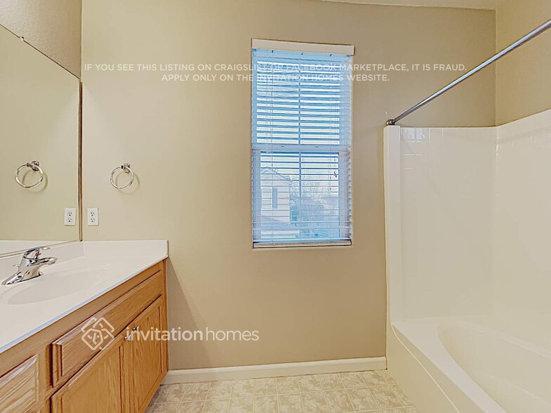 Building Photo - 614 Navigator Dr