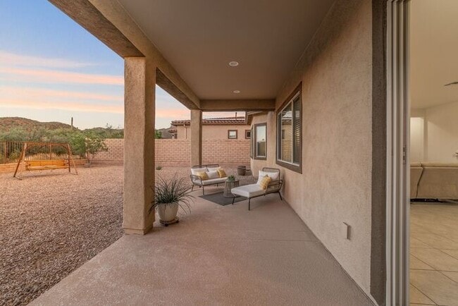 Building Photo - Beautiful home in Gated Dove Mountain Comm...