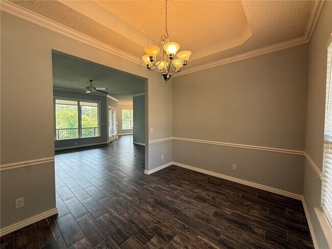 Building Photo - 18033 Broadview Dr