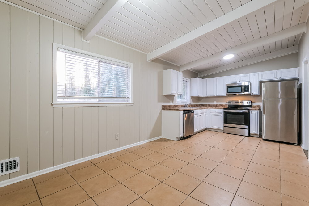 Building Photo - 2410 Ridgeway Dr