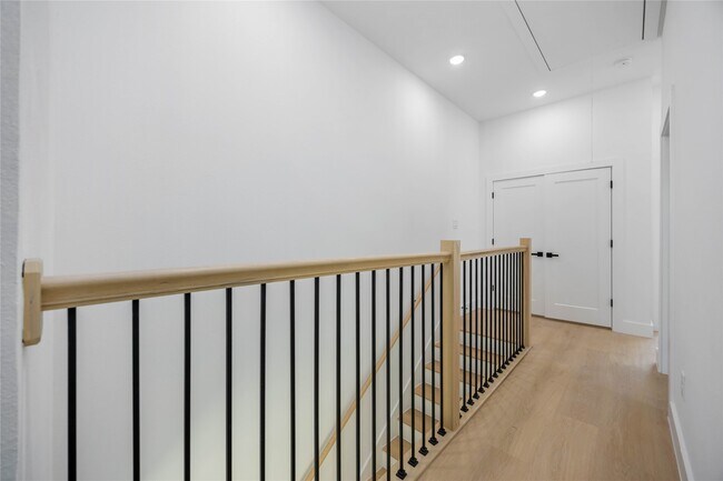 Building Photo - 3920 Aledo St