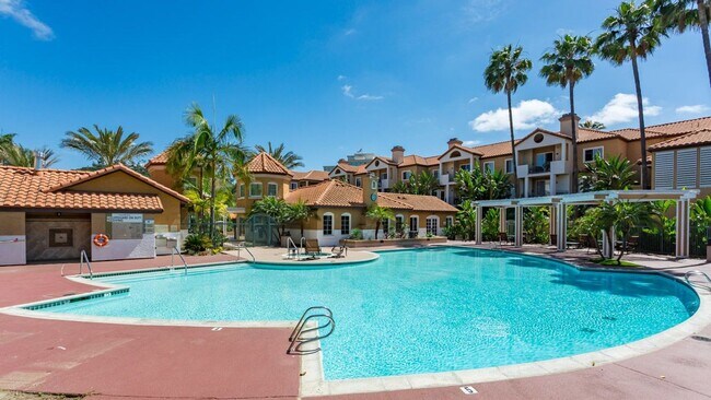 Building Photo - Corner condo in the highly desirable River Colony community!