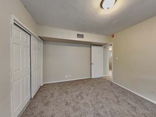 Building Photo - 2039 E Osborn Rd