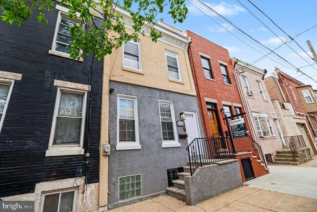 Building Photo - 2238 Oakford St