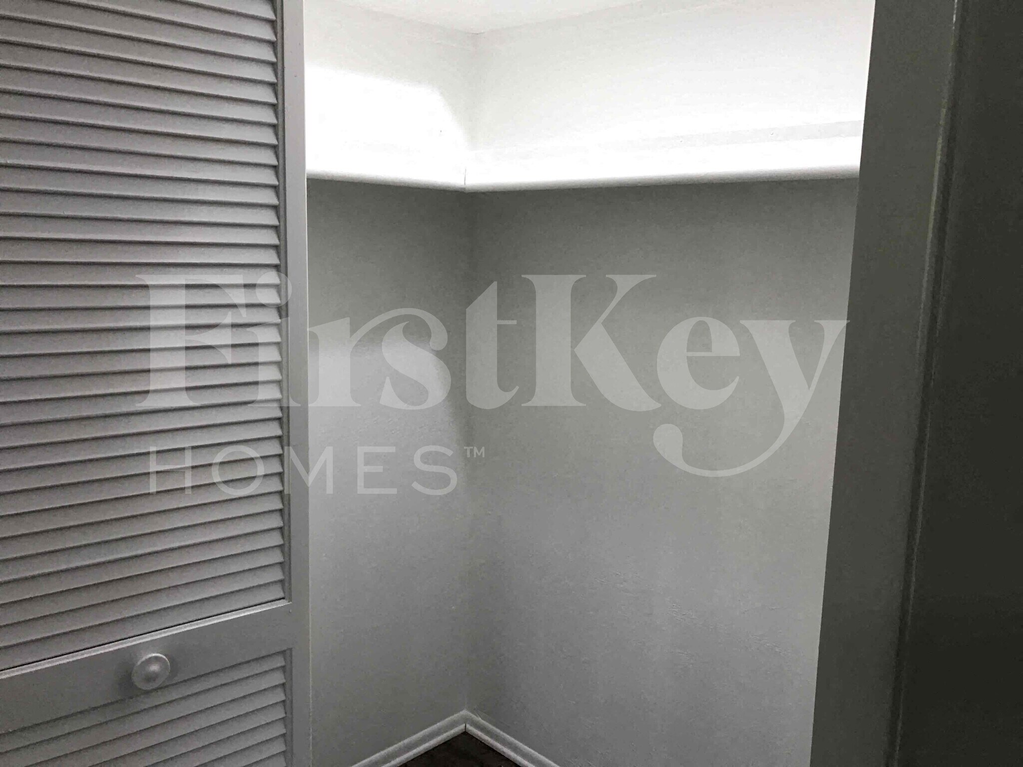 Building Photo - 3922 SE 2nd Ave