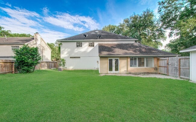 Building Photo - 534 Robert E Lee Dr