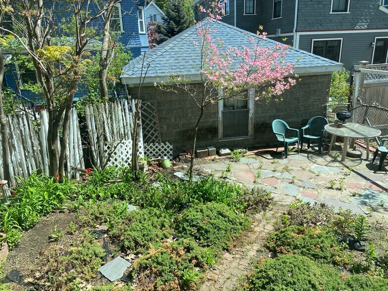 Building Photo - 87 Chandler St