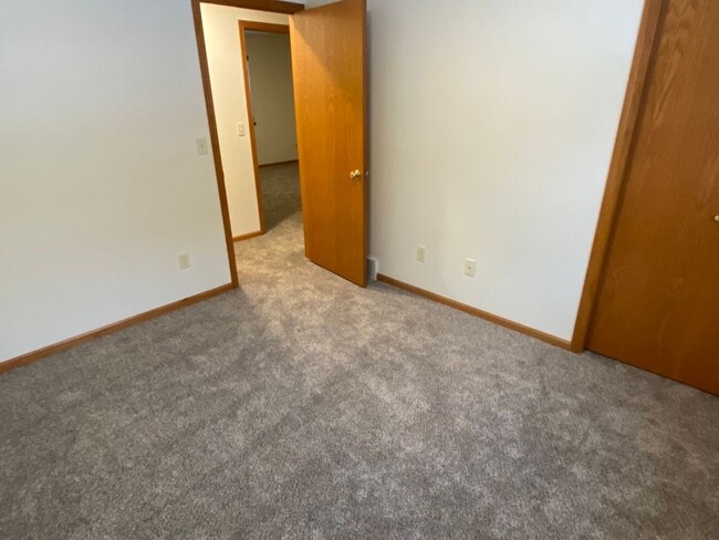 Building Photo - Updated 4-Bedroom, 3-Bath Home with Walk-Out Basement