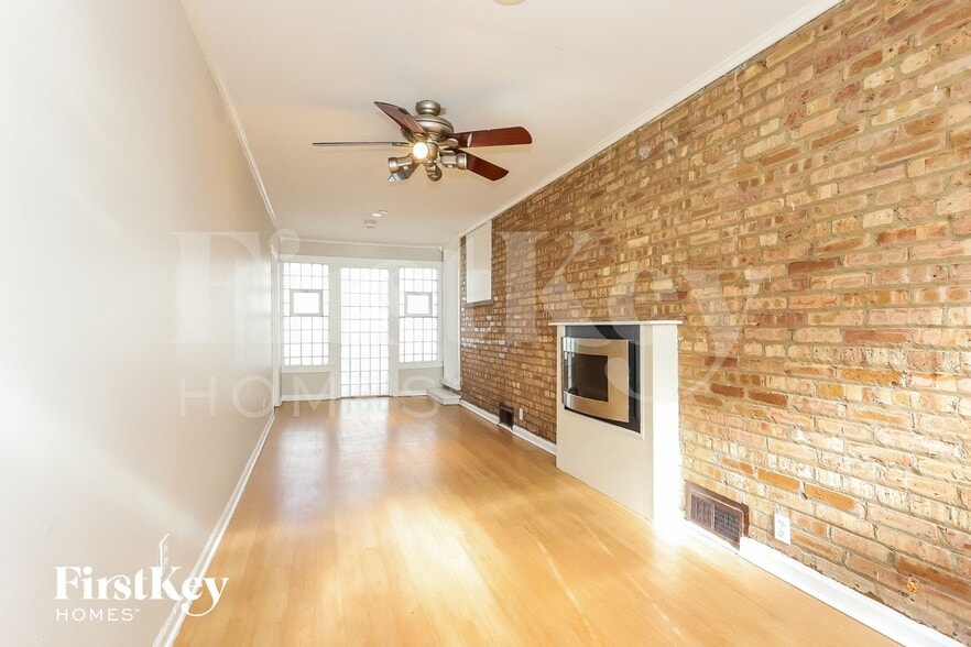 Building Photo - 504 E 163rd St