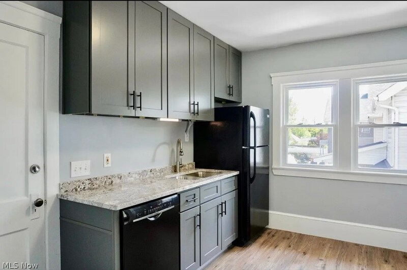 Building Photo - 4225 W 49th St