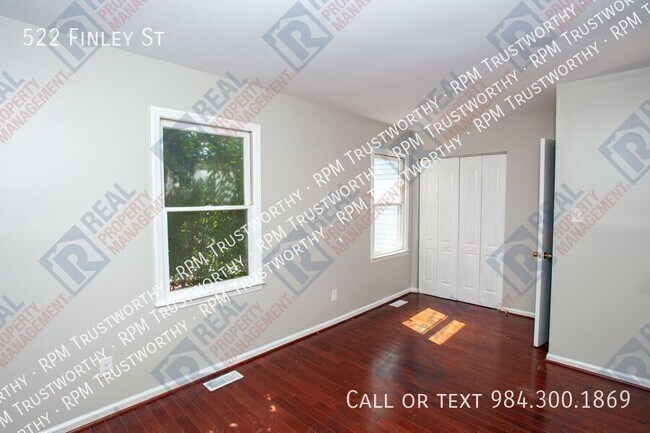 Building Photo - 522 Finley St