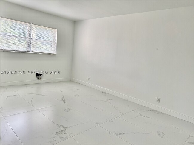 Building Photo - 14790 Bonaire Blvd
