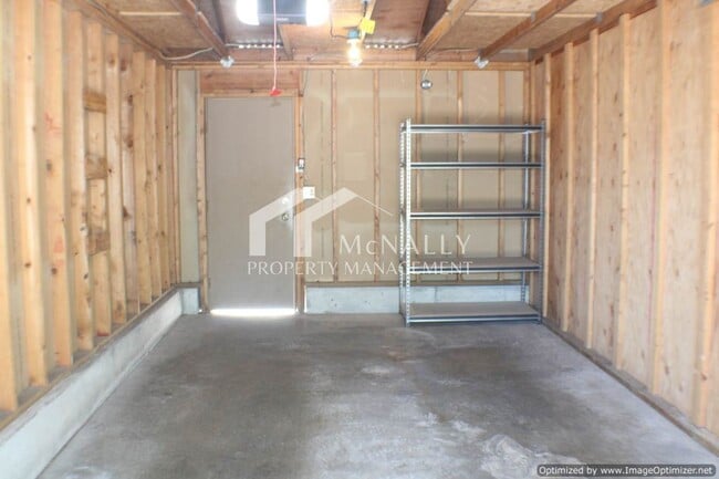 Building Photo - Spacious 3-Bedroom Condo with Detached 1-C...