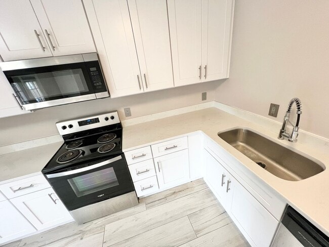 Building Photo - 5867 Poplar Hall Dr