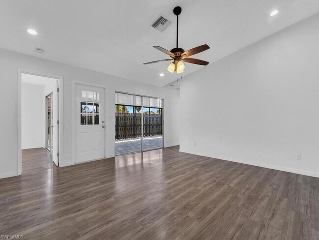 Building Photo - 5620 Foxlake Dr
