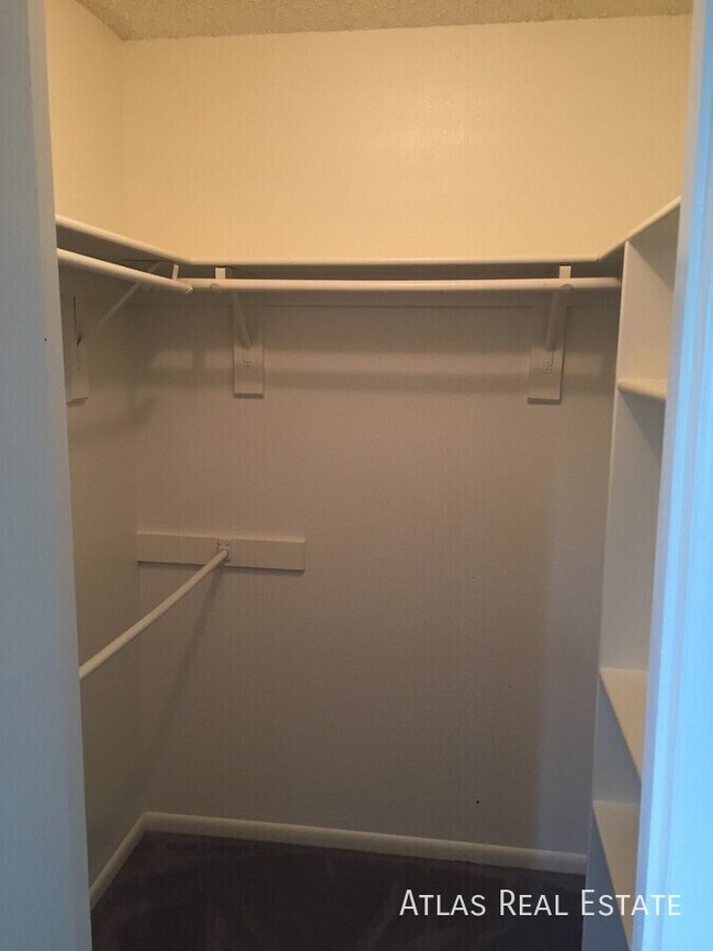 Building Photo - 862 S Uravan Ct